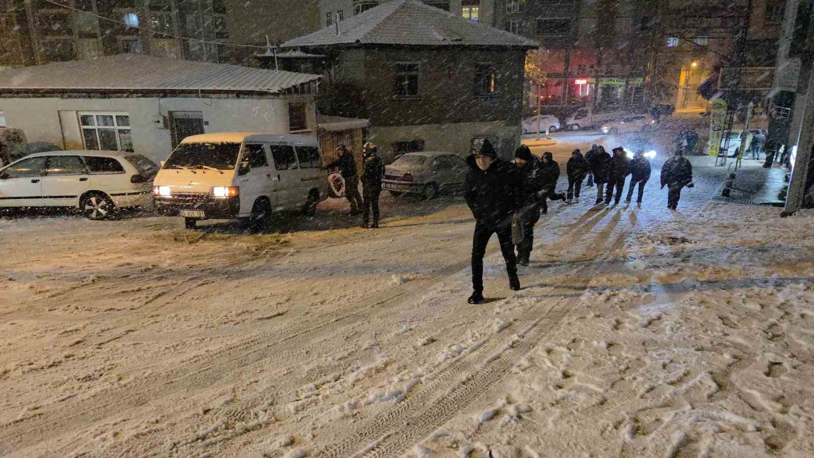 samsunda kar cocuklara eglence suruculere cile oldu 1 QgPXe5NZ