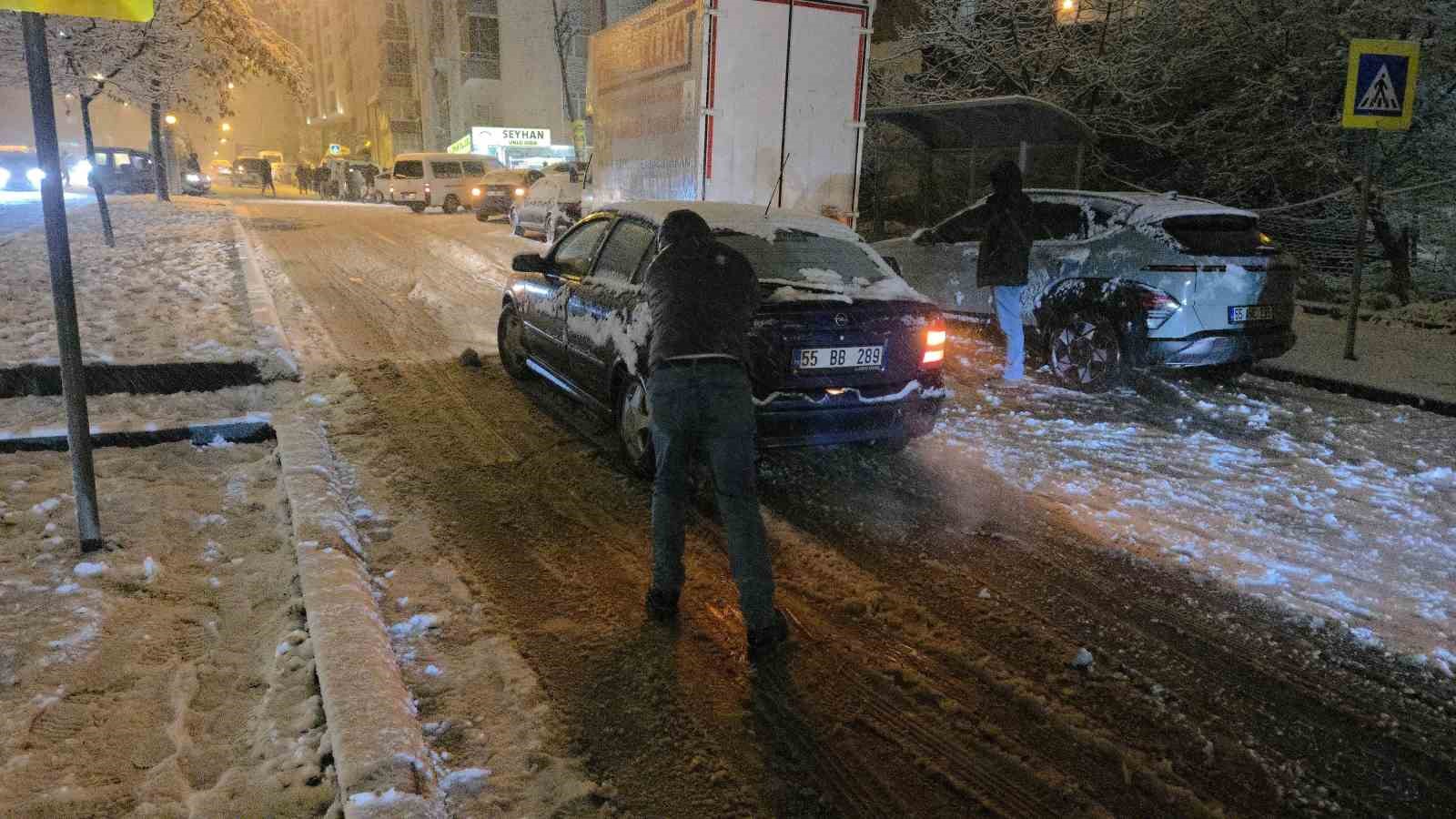 samsunda kar cocuklara eglence suruculere cile oldu 9 kiuveV5M