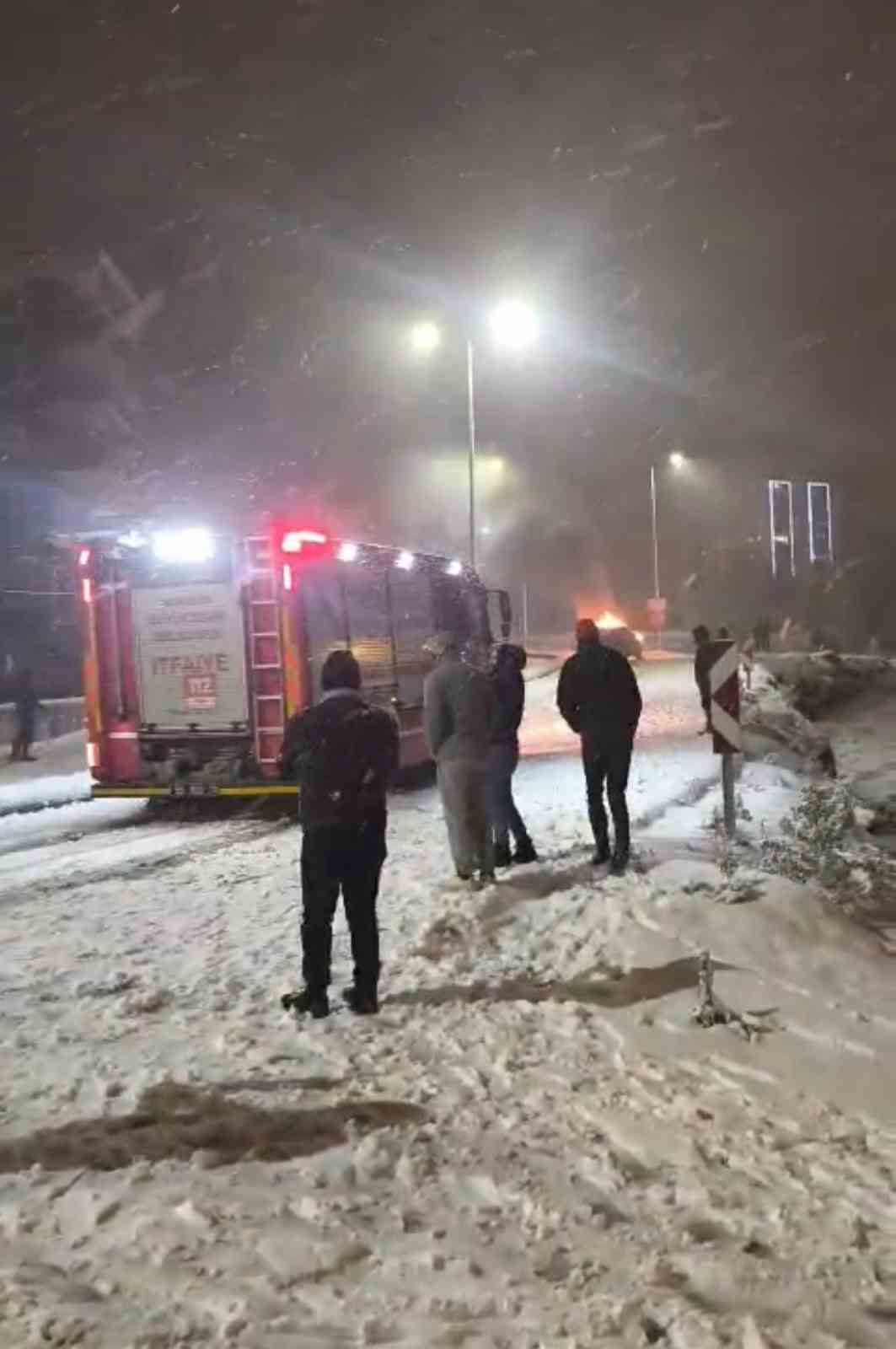 samsunda karli yokusta cip alev aldi 0