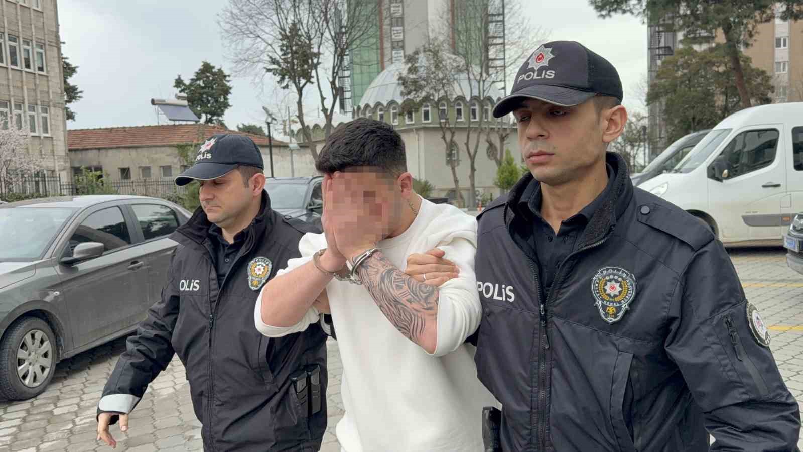 samsunda kavgada bir kisiyi bicaklayan zanli tutuklandi 1 irrkQJMK