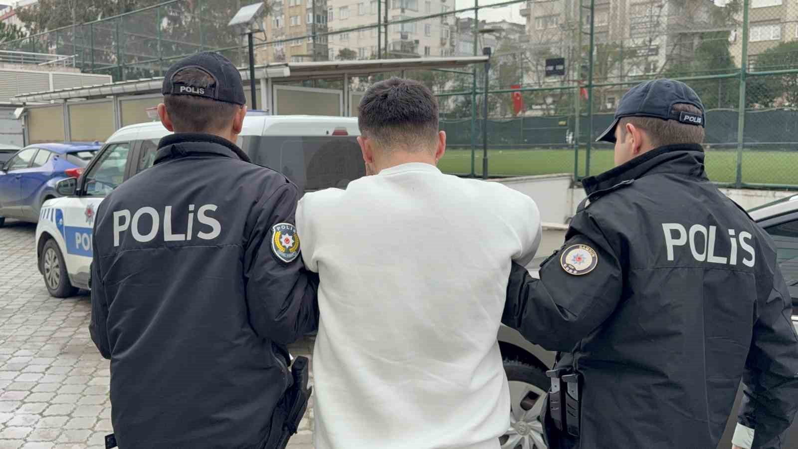 samsunda kavgada bir kisiyi bicaklayan zanli tutuklandi 2 L869dpPX