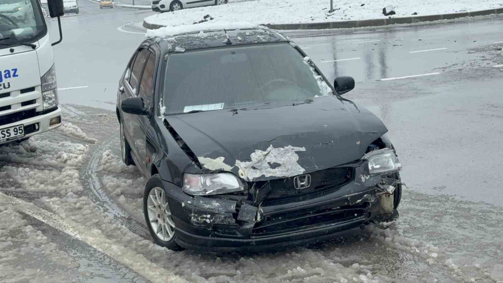 samsunda kavsakta kaza 1 yarali 1 2bAzNLmj