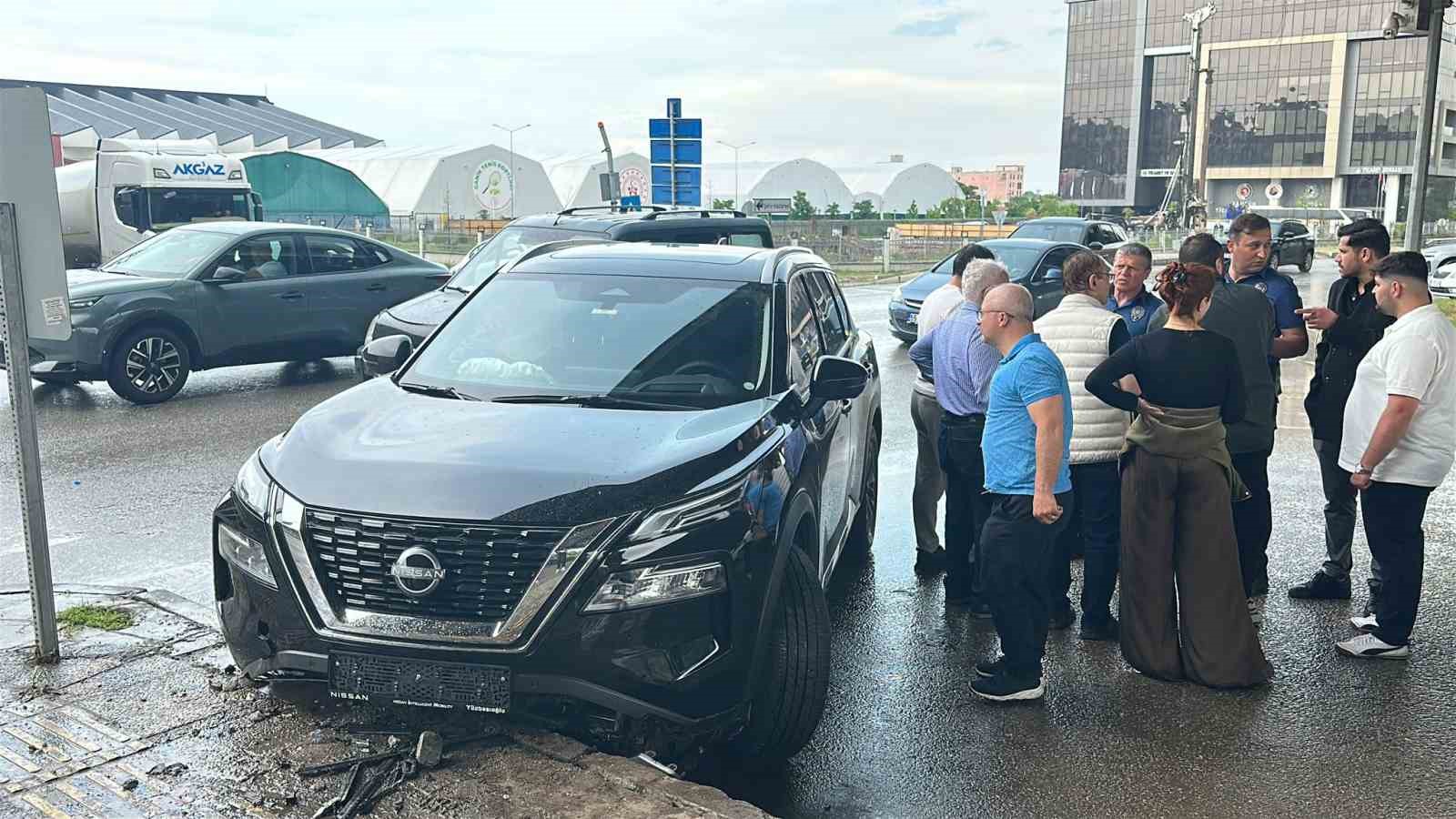 samsunda kavsakta kaza 3 yarali 1 cWRUchOE
