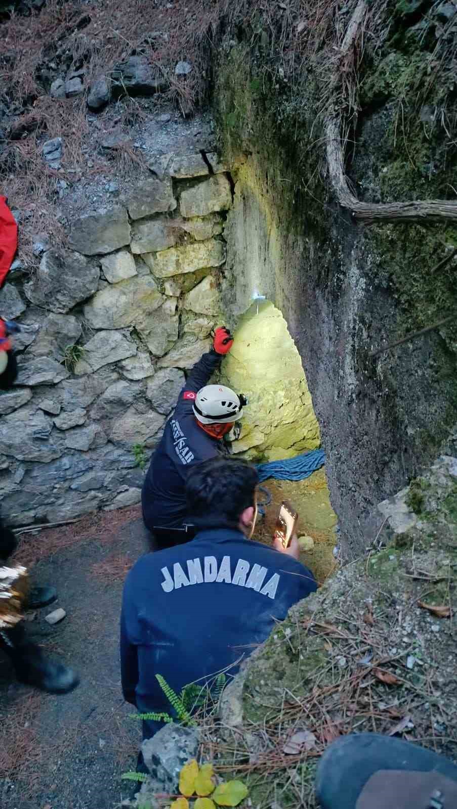 samsunda kayip yasli adam menfezde sikismis halde sag bulundu 4