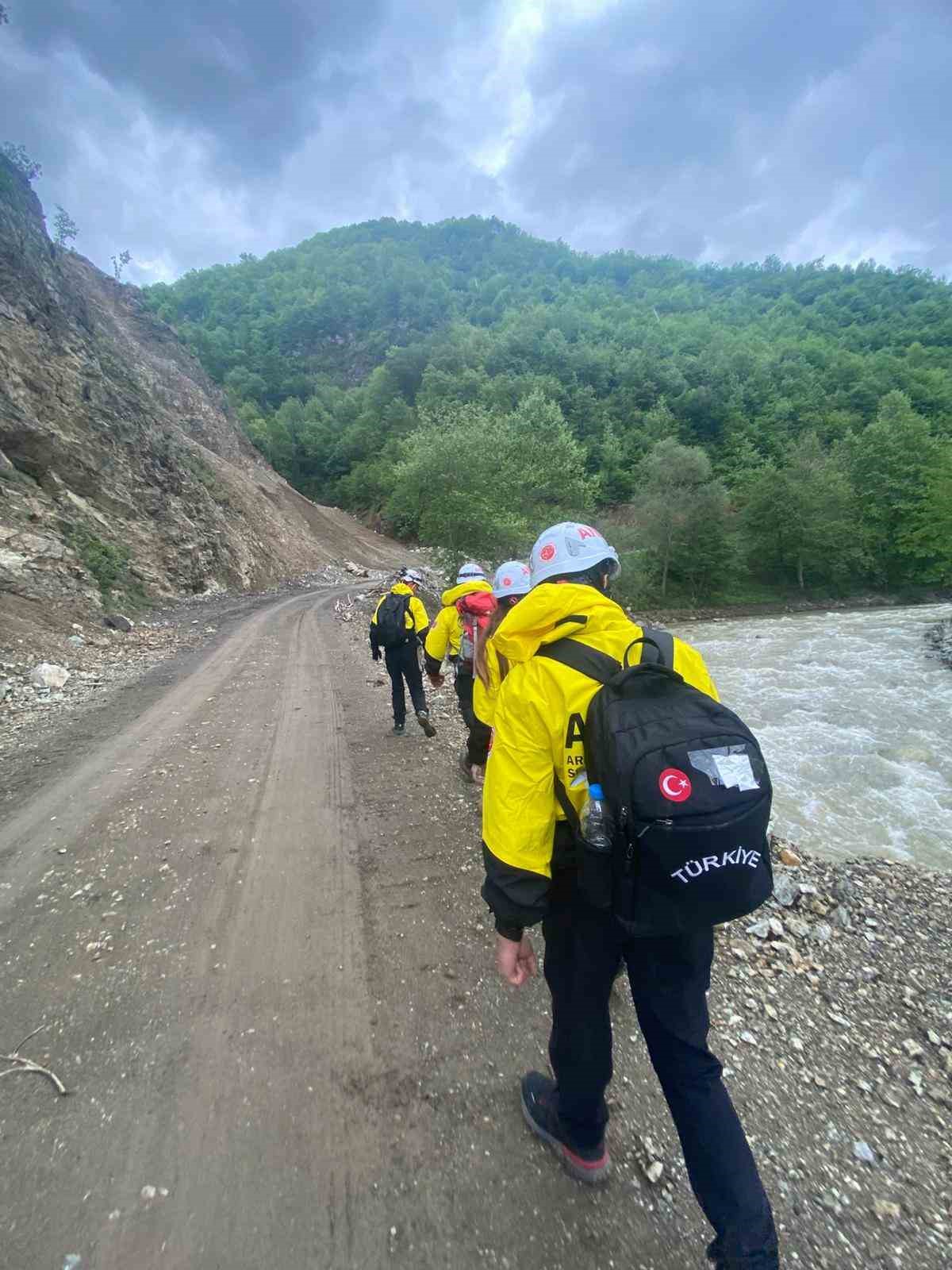 Samsun’da kayıp yaşlı kadından acı haber: 4’üncü günde cansız bedeni bulundu 6 samsunda kayip yasli kadindan aci haber 4uncu gunde cansiz bedeni bulundu 2 FUk7aK8b