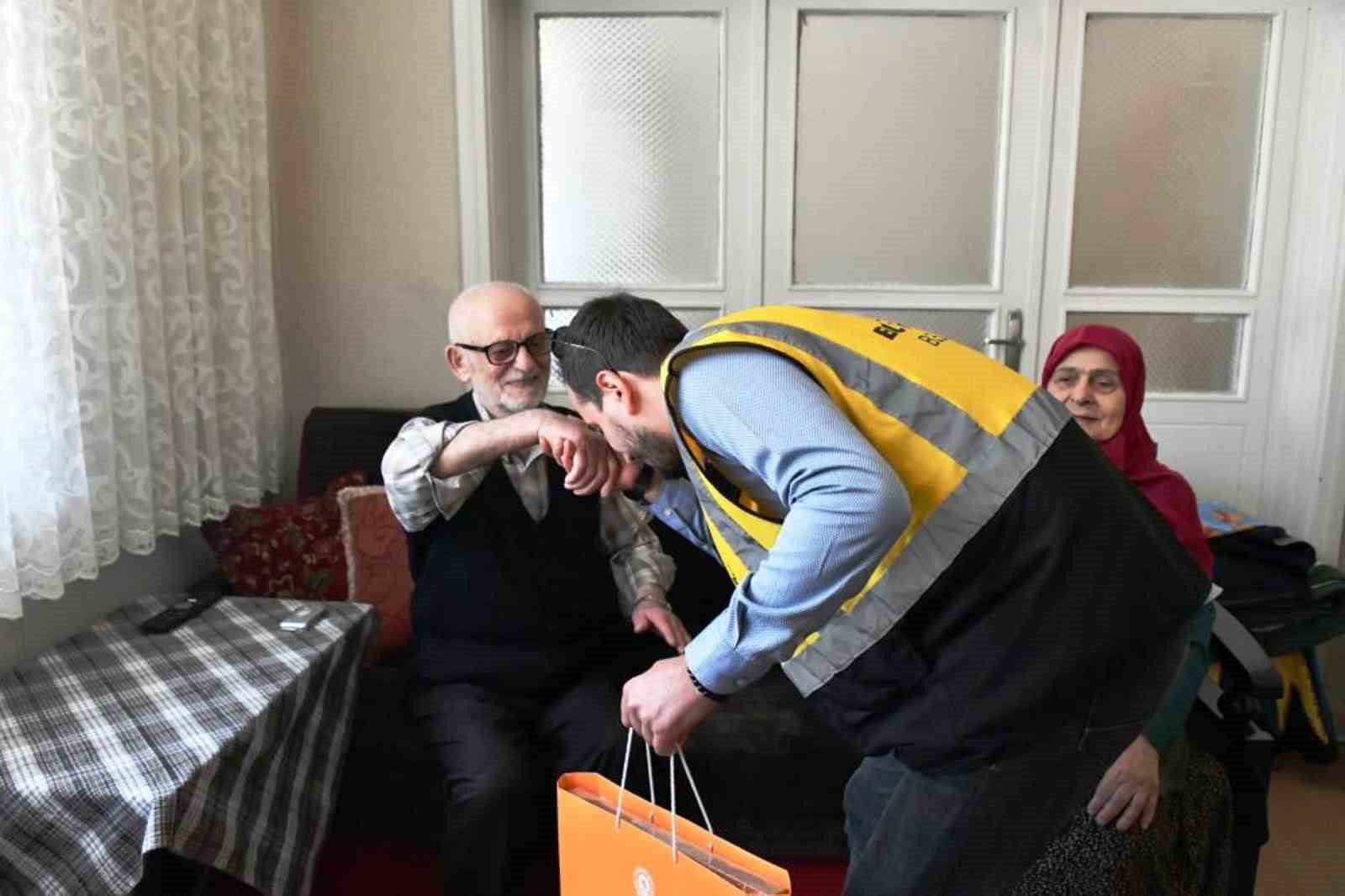 Samsun’da kimse, ’kimsesiz’ bırakılmadı: İhtiyaç sahiplerine 170 milyon TL’lik nakdi yardım 5 samsunda kimse kimsesiz birakilmadi ihtiyac sahiplerine 170 milyon tllik nakdi yardim 1 jfpT4hIK