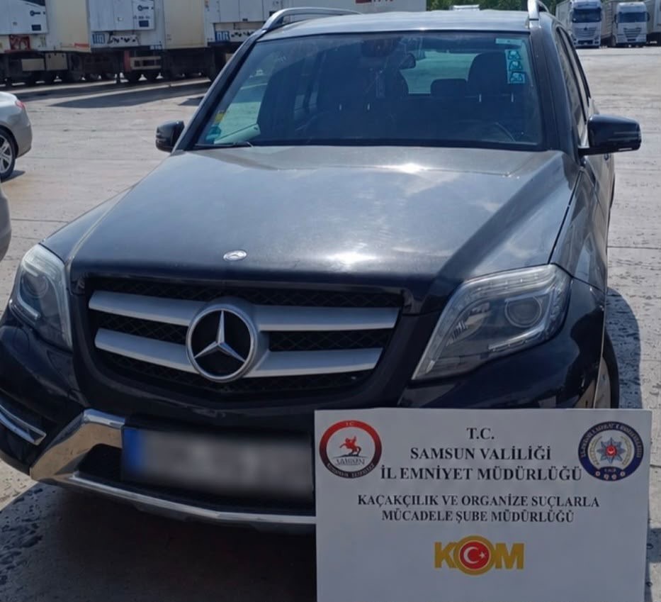 samsunda luks araca 300 bin lira ceza 0 ZNswrdhW