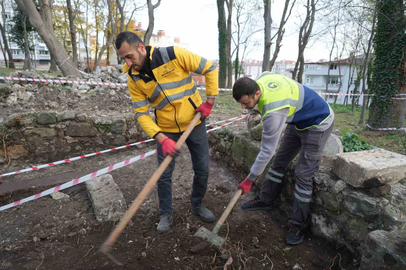 samsunda mezarligin altindan tarih cikiyor samsun yazili mezar kitabesi yeni tarihi mezarlar 4 2KQvMtik