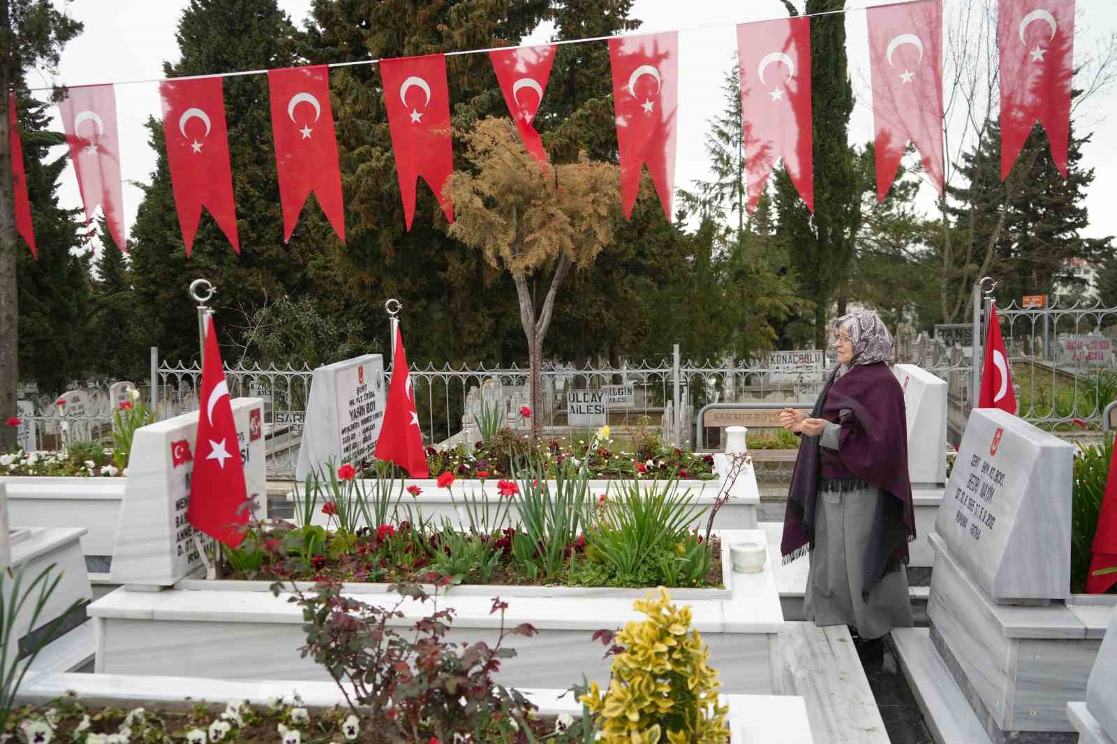 samsunda mezarliklar ziyaretcilerle doldu tasti sehitliklerde huzun 8 6wKpg9qU