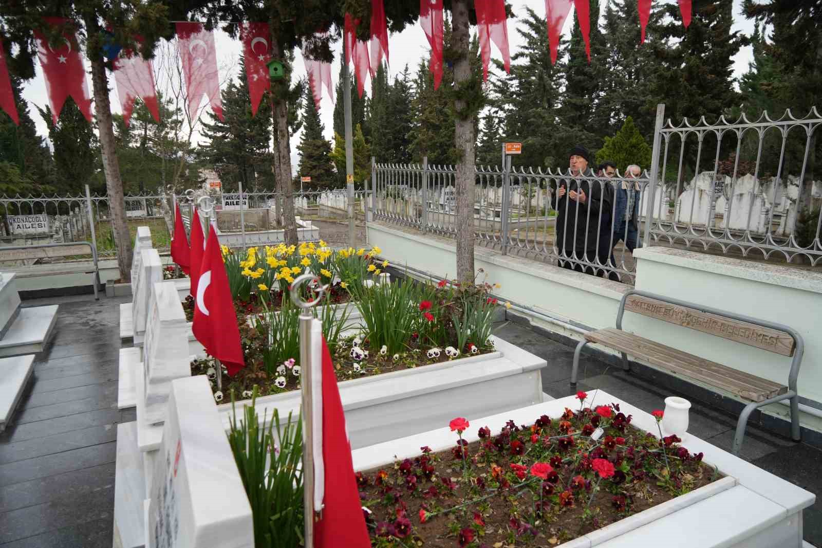 samsunda mezarliklar ziyaretcilerle doldu tasti sehitliklerde huzun 9 mYHXrUlh