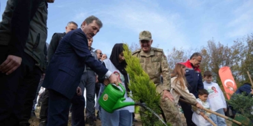samsunda-milli-agaclandirma-gunu-37-bin-380-adet-fidan-toprakla-bulustu-XNJVXWe2.jpg