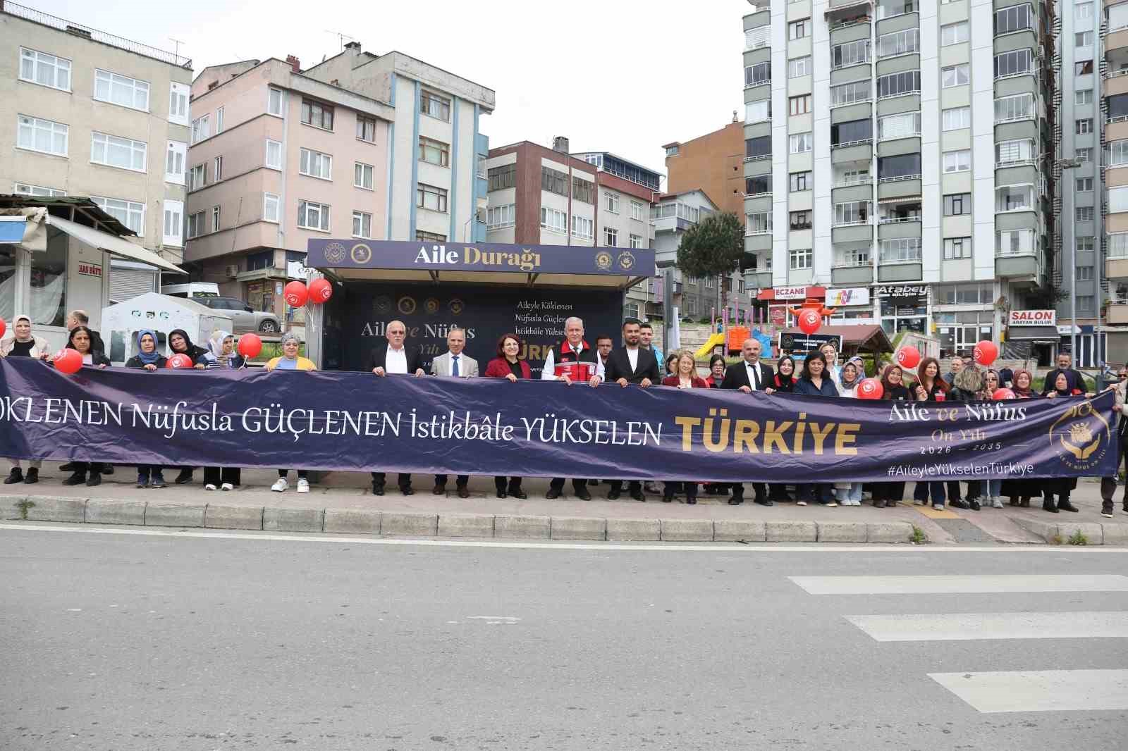 samsunda milli aile haftasi basladi aile duragi acildi 4 ZNV21Gla