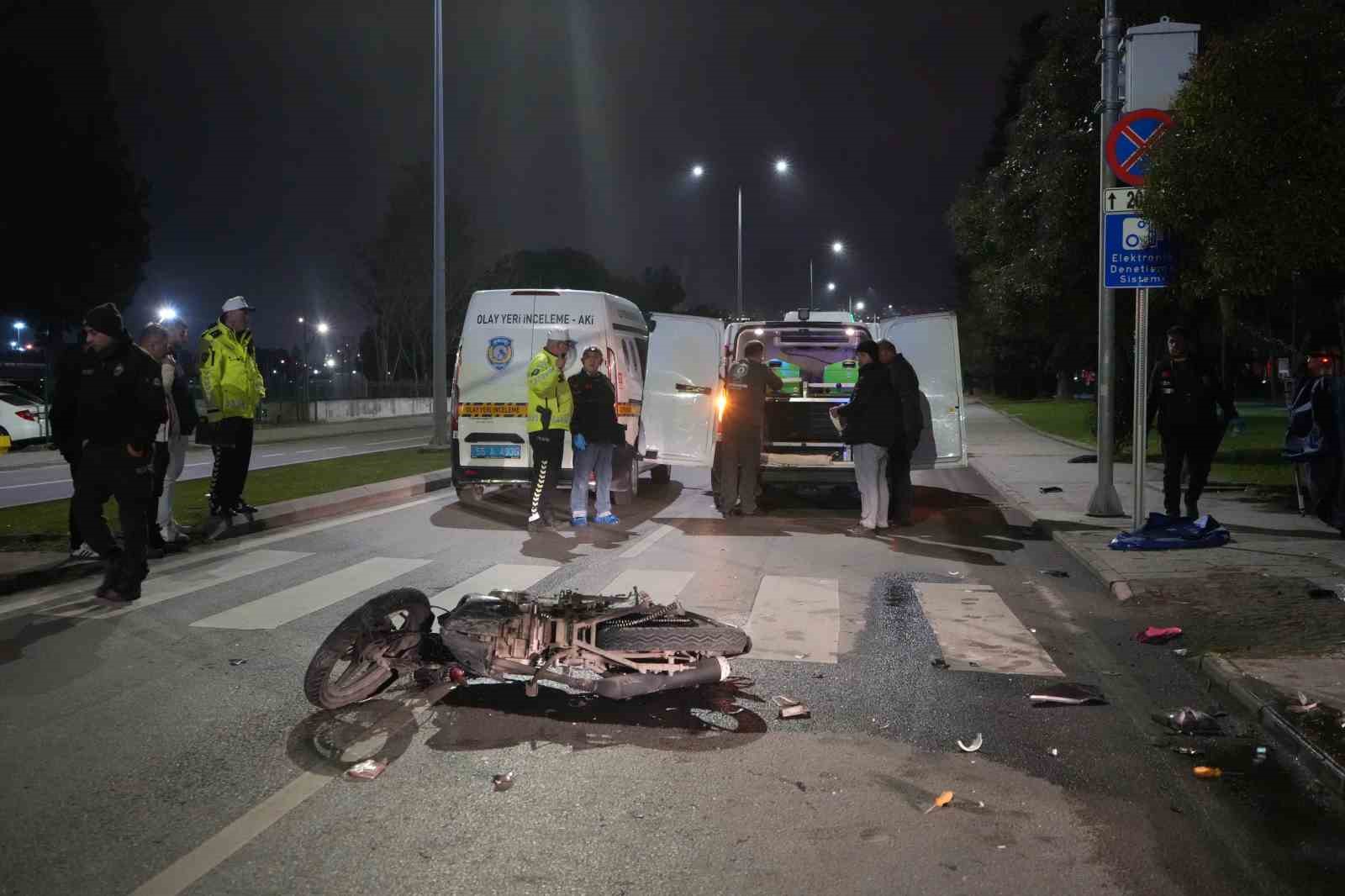 samsunda minibus motosikletle carpisti 1 olu 1 yarali 3 PfYU2dTG