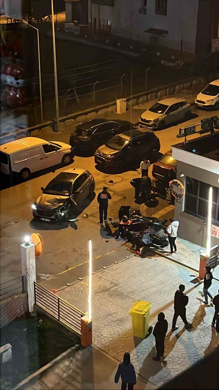 Samsun’da motokurye ile otomobil kafa kafaya çarpıştı: 1 yaralı 5 samsunda motokurye ile otomobil kafa kafaya carpisti 1 yarali 1 qtn9RVHa