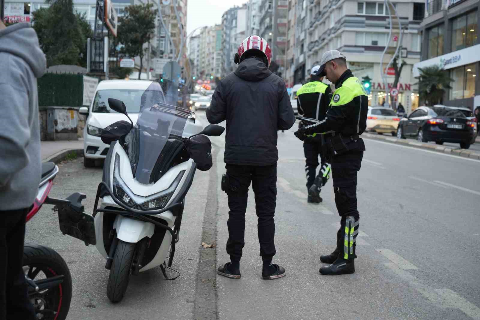 Samsun’da motosiklet alarmı: 2025’te 2 bin 798 kaza, 5 ölü, 2 bin 360 yaralı 7 samsunda motosiklet alarmi 2025te 2 bin 798 kaza 5 olu 2 bin 360 yarali G3CLHylm