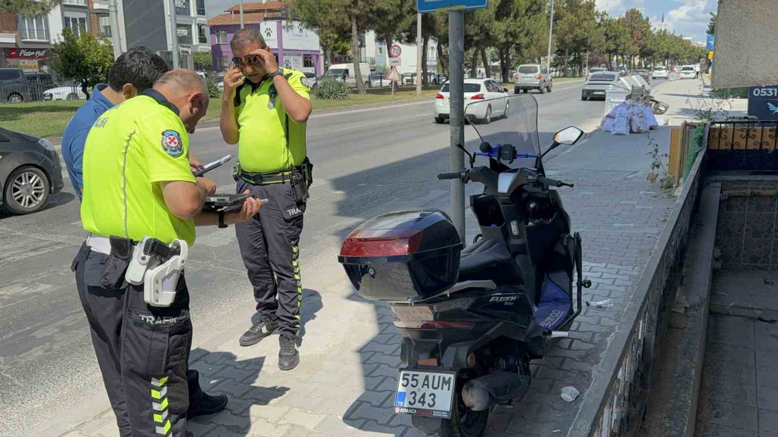 Samsun’da motosiklet devrildi: 2 yaralı 4 samsunda motosiklet devrildi 2 yarali 0 ZD2AqtMA