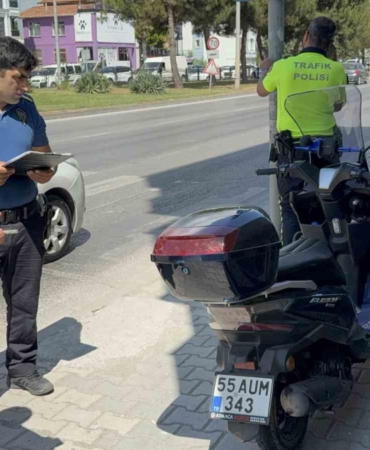 samsunda-motosiklet-devrildi-2-yarali-pYi2S5j6.jpg