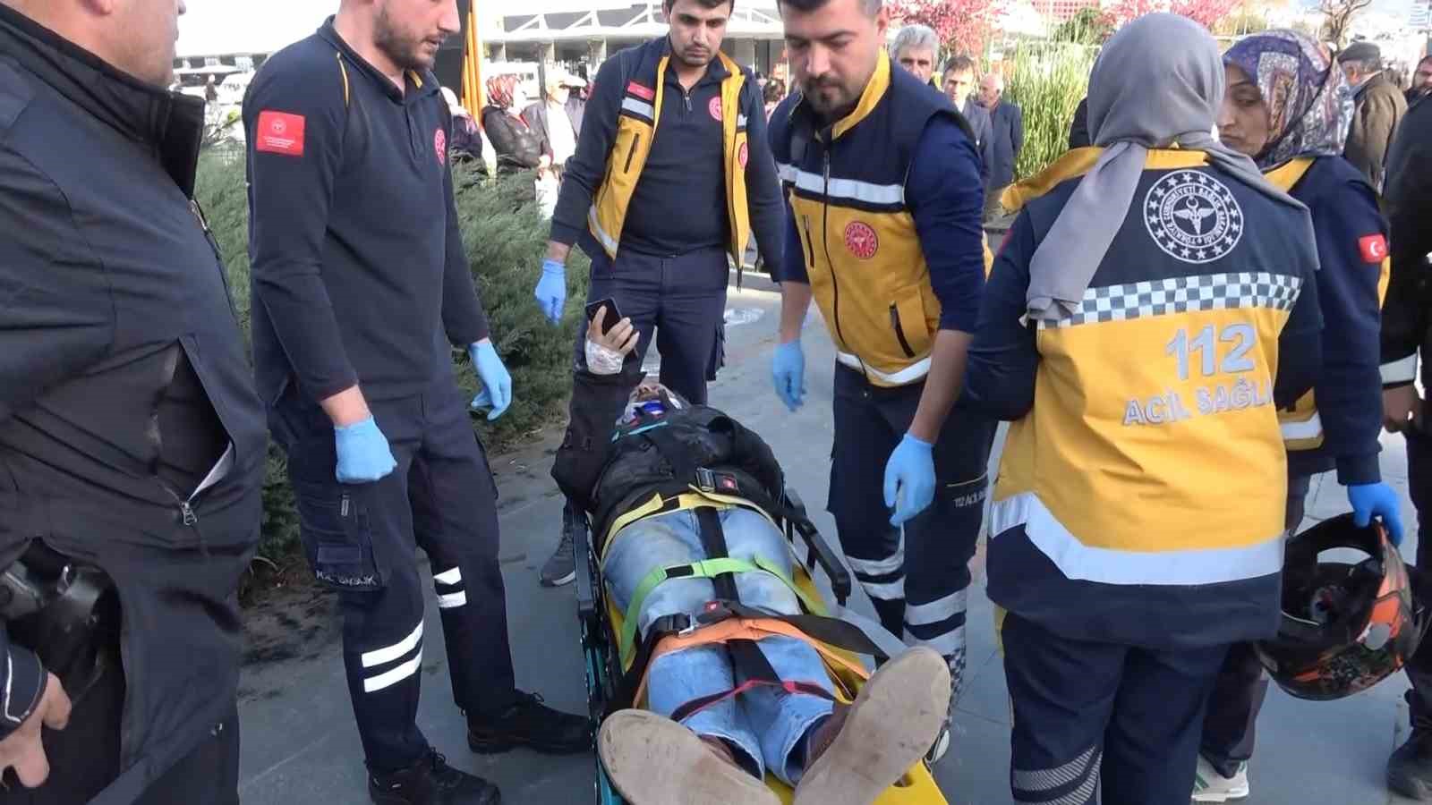 samsunda motosiklet ile elektrikli scooter carpisti 2 yarali 4 TX3mYiwc
