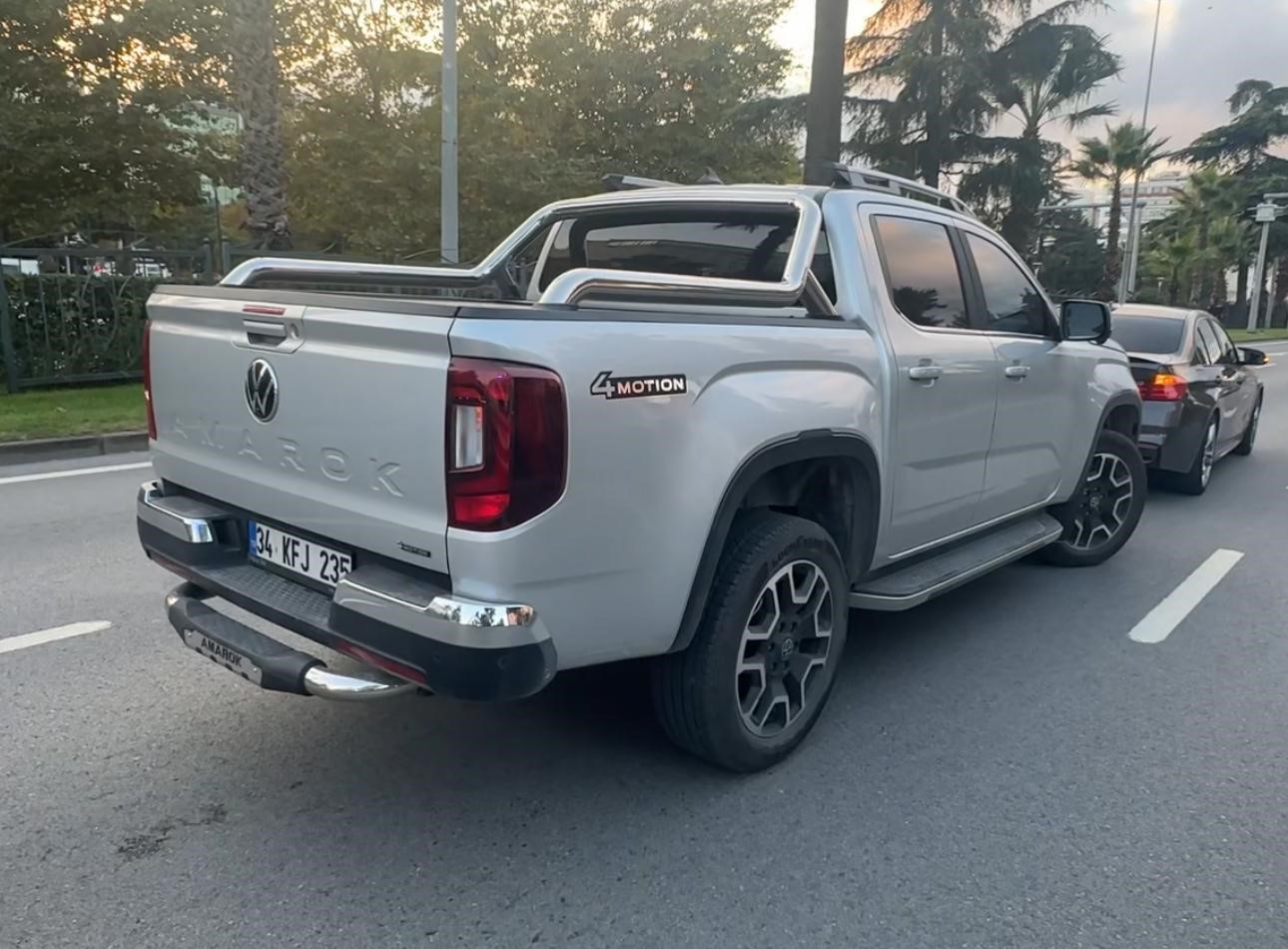 samsunda motosiklet ile pikap carpisti 1 yarali 2 sWJ6X31M