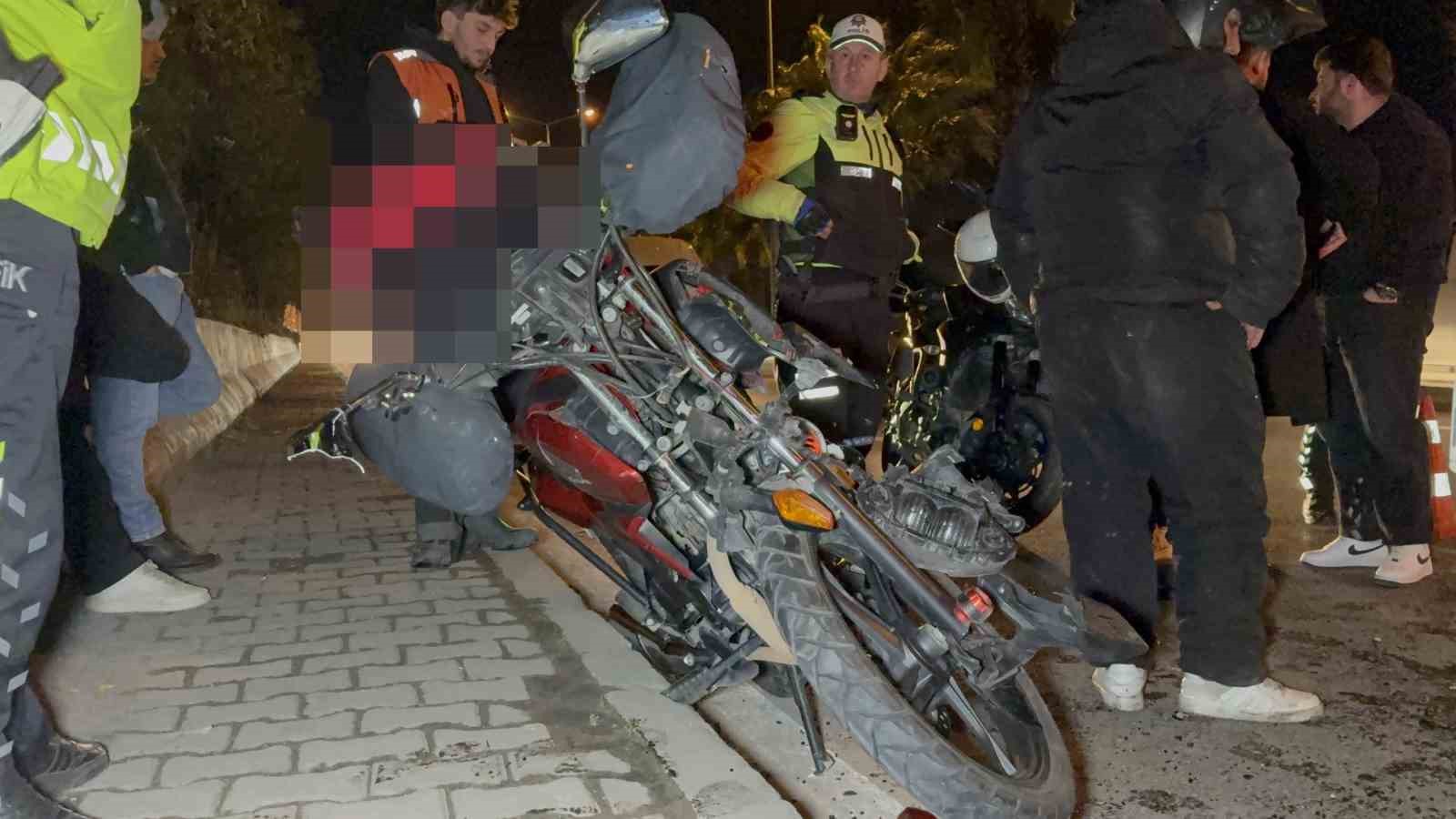 samsunda motosiklet servis minibusune carpti 1 yarali 0 hvGVrL3S