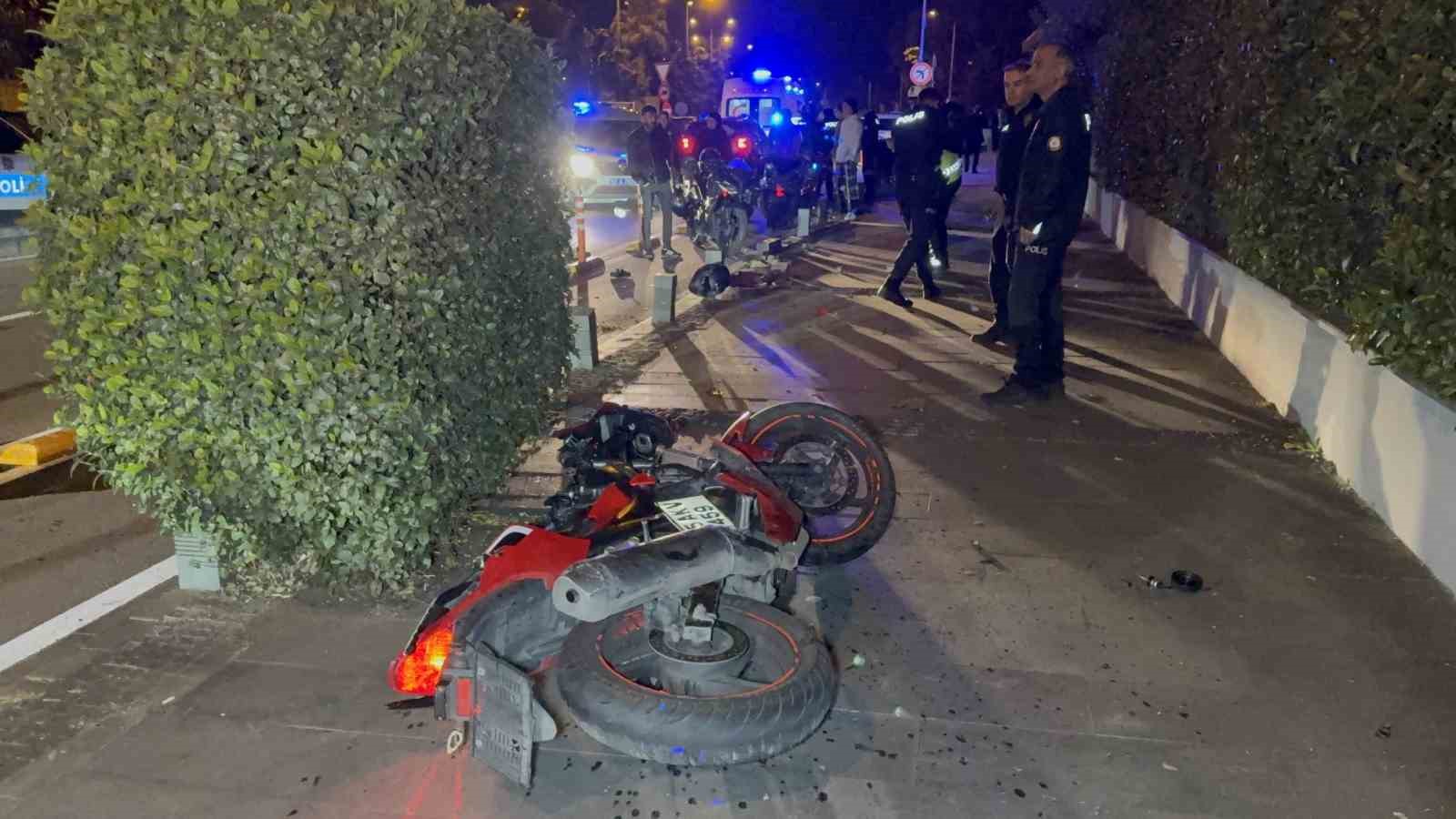 Samsun’da motosiklet yayaya çarptı: 3 kişi ağır yaralandı 4 samsunda motosiklet yayaya carpti 3 kisi agir yaralandi 0 2VB7MNBs