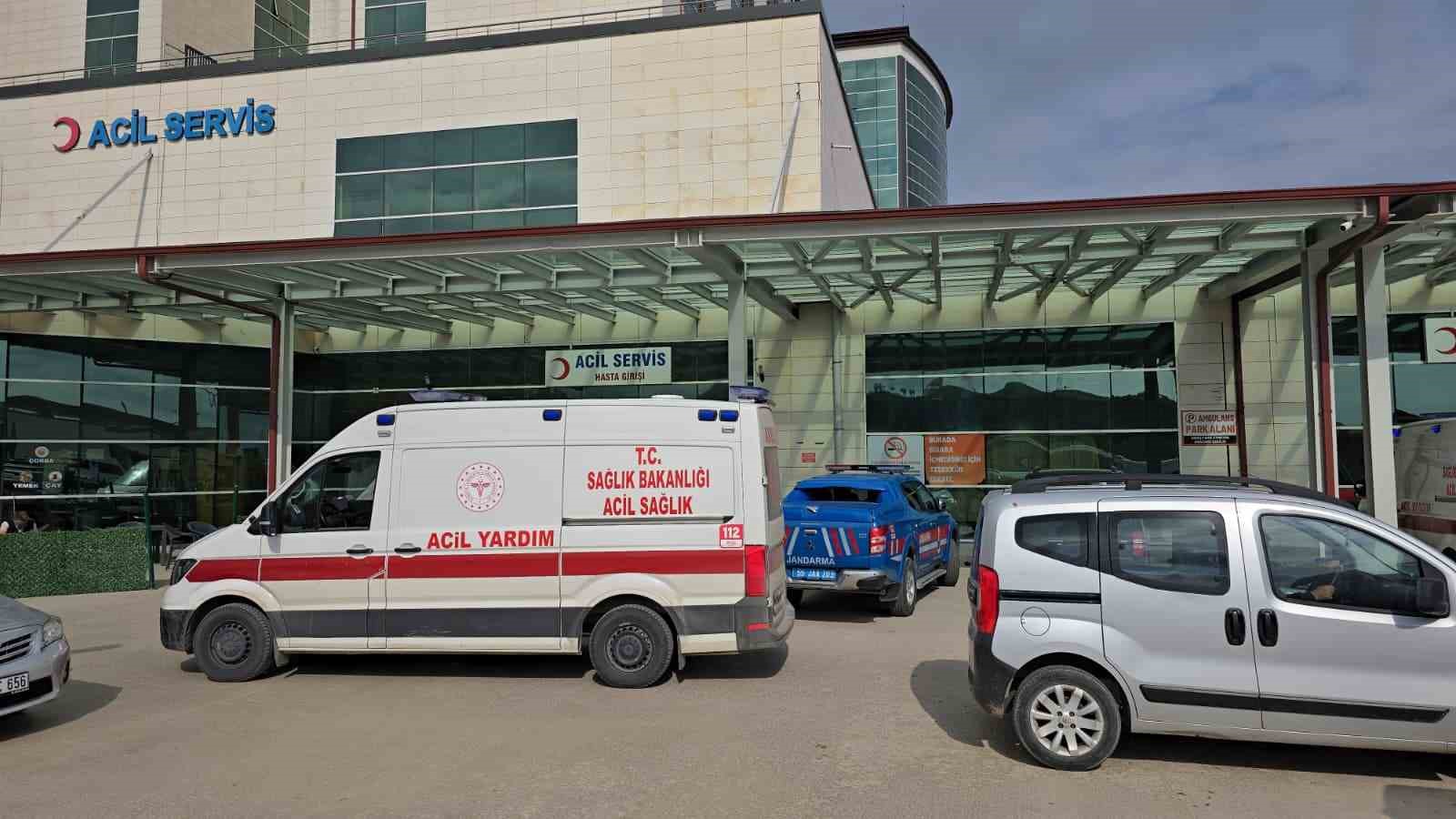 samsunda ogrenci servisi direge carpti 12 yarali 5 vd3UVcNB