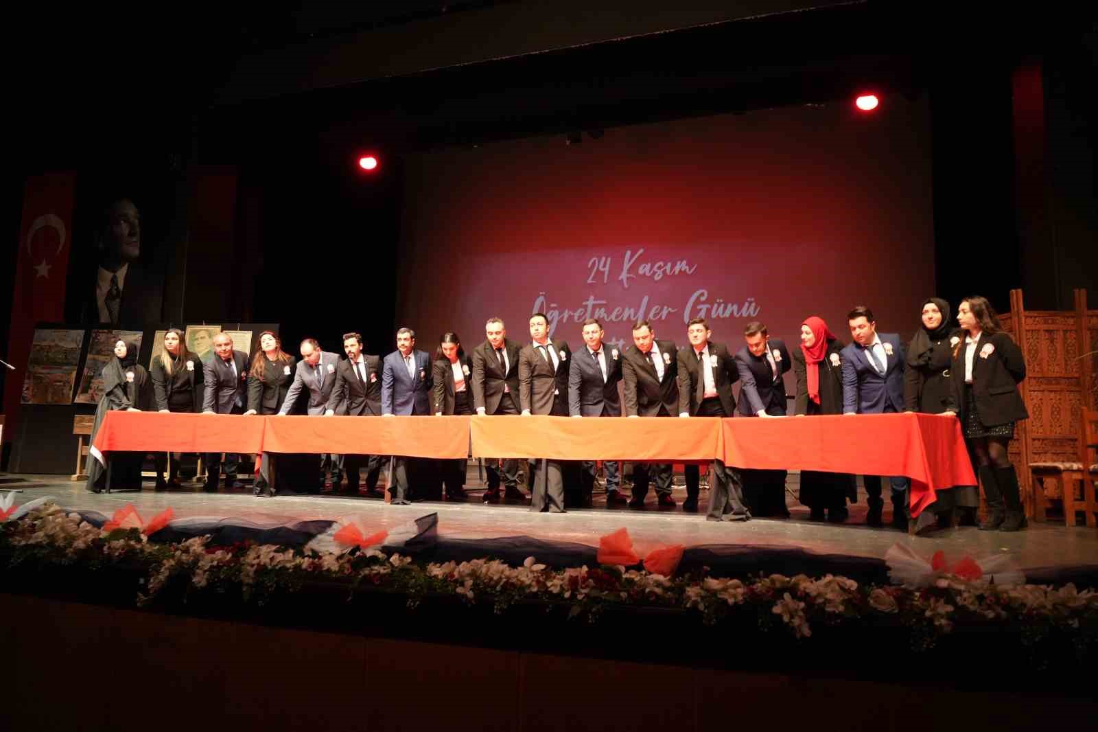 samsunda ogretmenler gununde vefa ve yemin bir arada 1 7hpANfkR