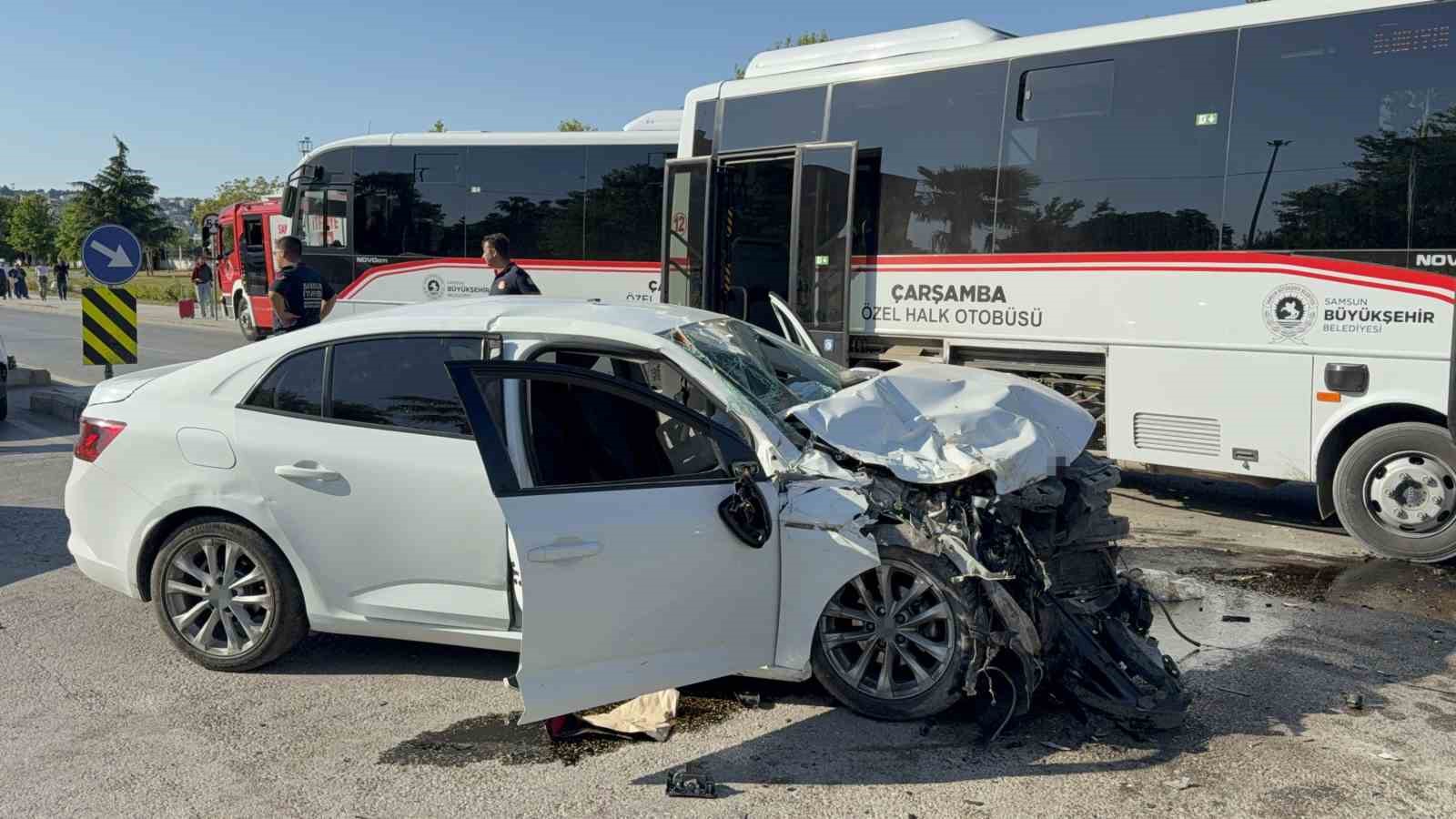 samsunda otomobil ile halk otobusu carpisti 7 yarali 1 N79jgy3Z