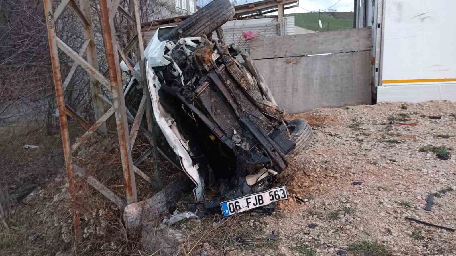 samsunda otomobil takla atti 2 yarali 0 CR58gSI6