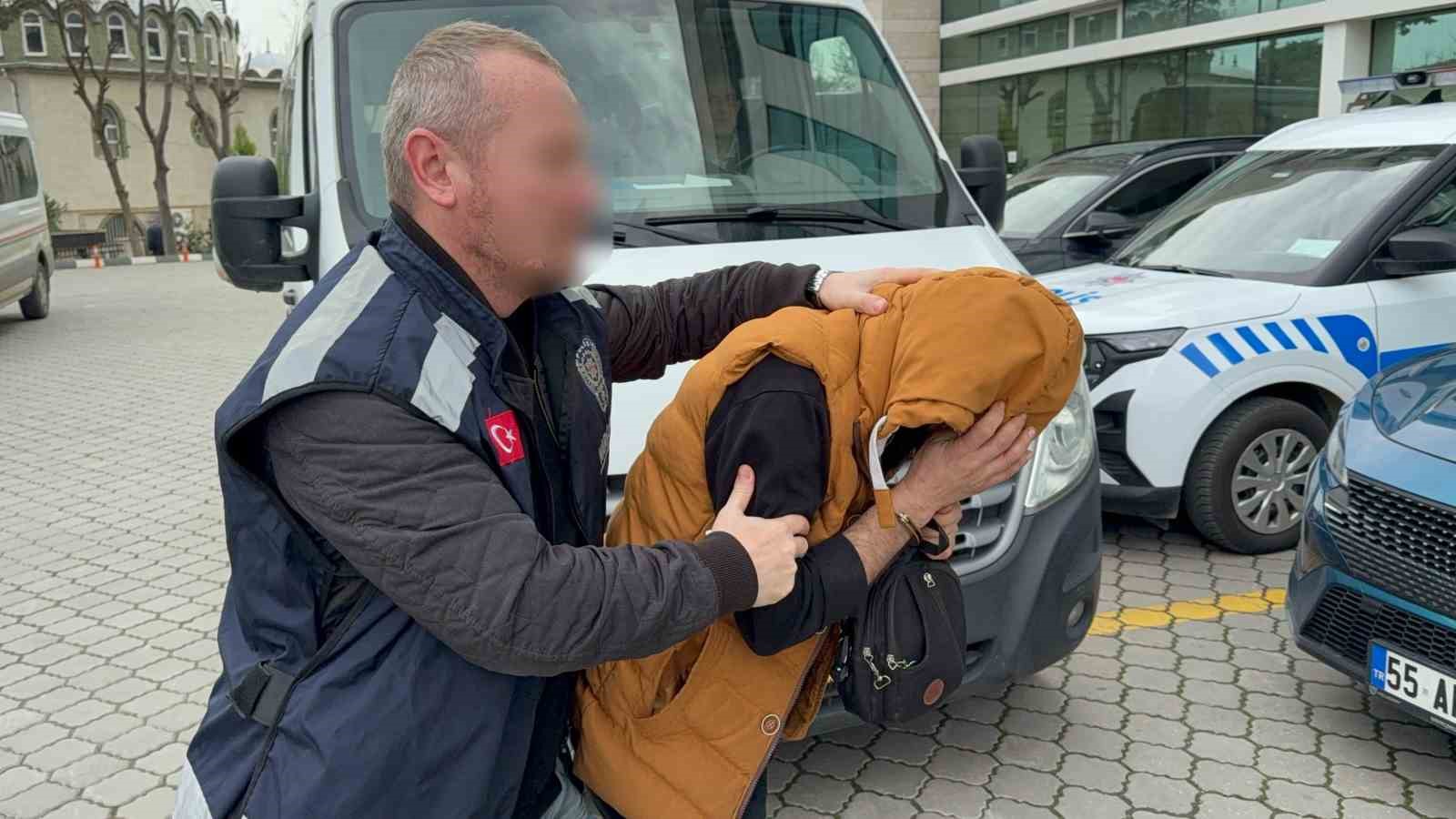 samsunda pes pese iki uyusturucu operasyonu 1 FYaQAdvg