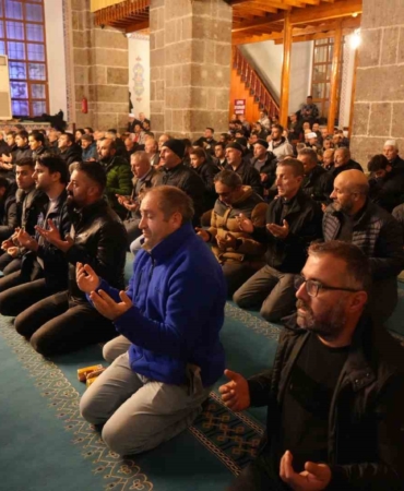 samsunda-regaip-kandili-idrak-edildi-FgklI2qD.jpg