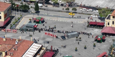 samsunda-sampiyonluk-maci-heyecani-biletler-icin-kuyruk-olustu-rpuc91aj.jpg