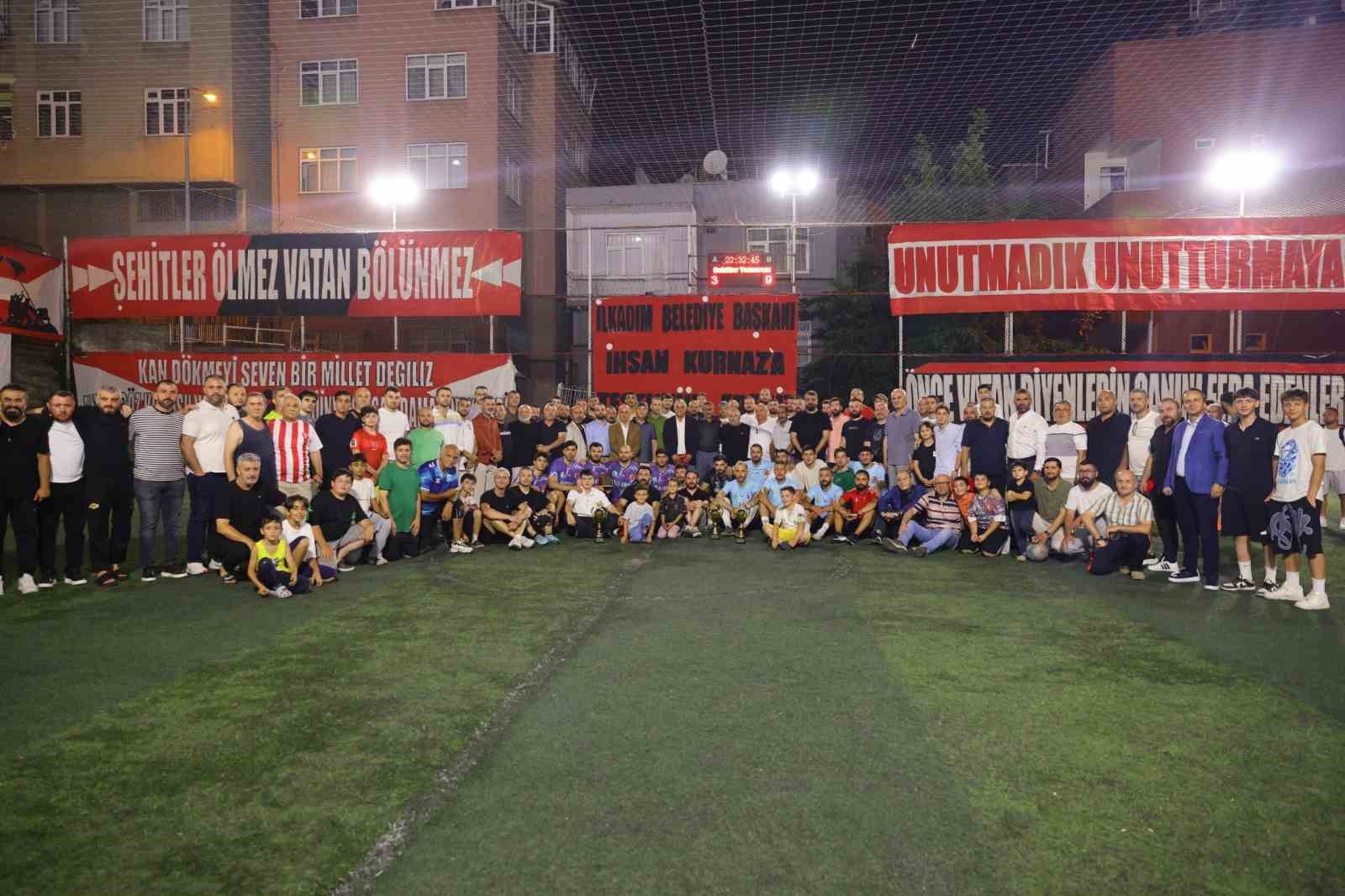 Samsun’da Şehitlere Saygı ve Vefa Futbol Turnuvası 4 samsunda sehitlere saygi ve vefa futbol turnuvasi 0