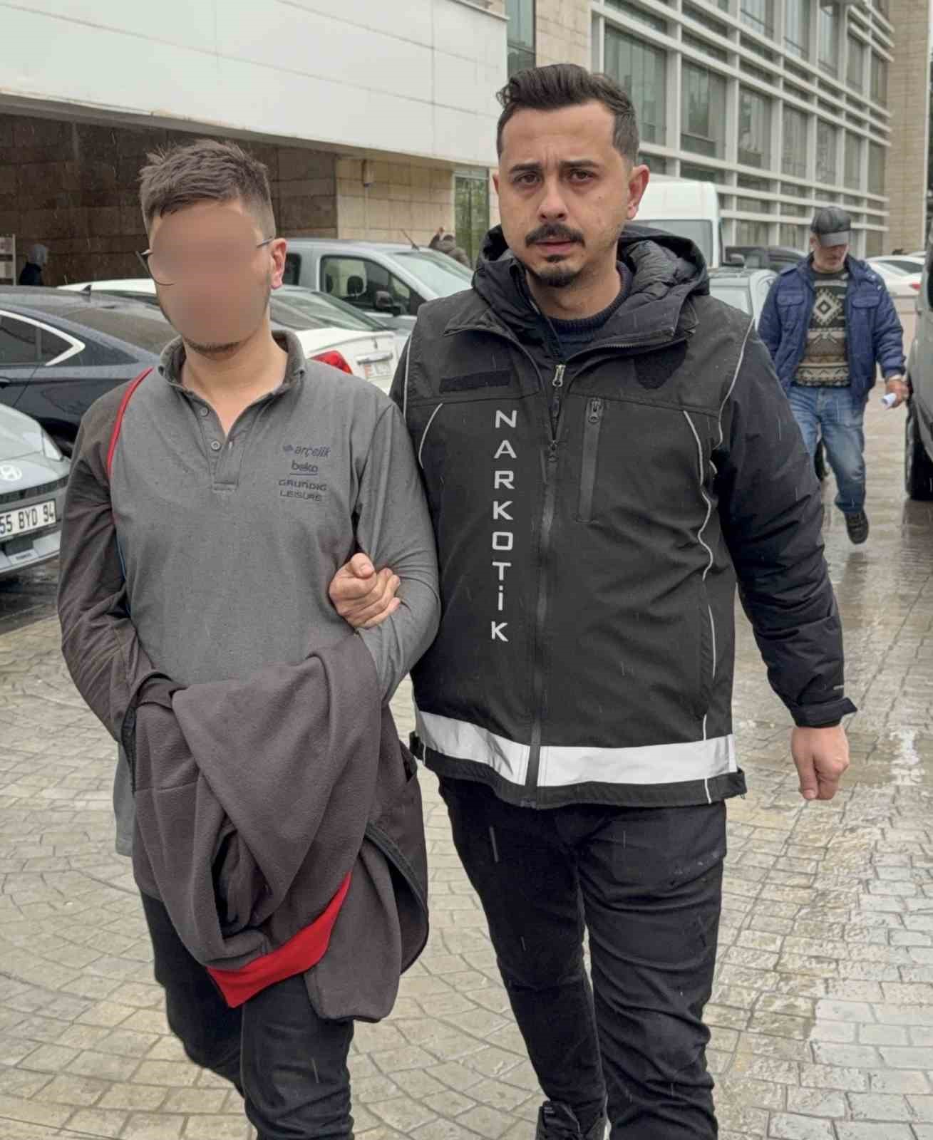 samsunda sentetik ecza operasyonu 1 kisi tutuklandi 2 P75gQsNd