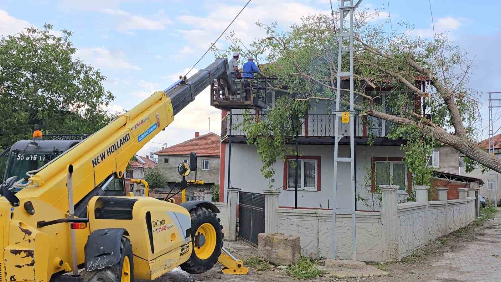 Samsun’da şiddetli sağanak ve dolu zarara yol açtı 5 samsunda siddetli saganak ve dolu zarara yol acti 1 JkYOd8dW