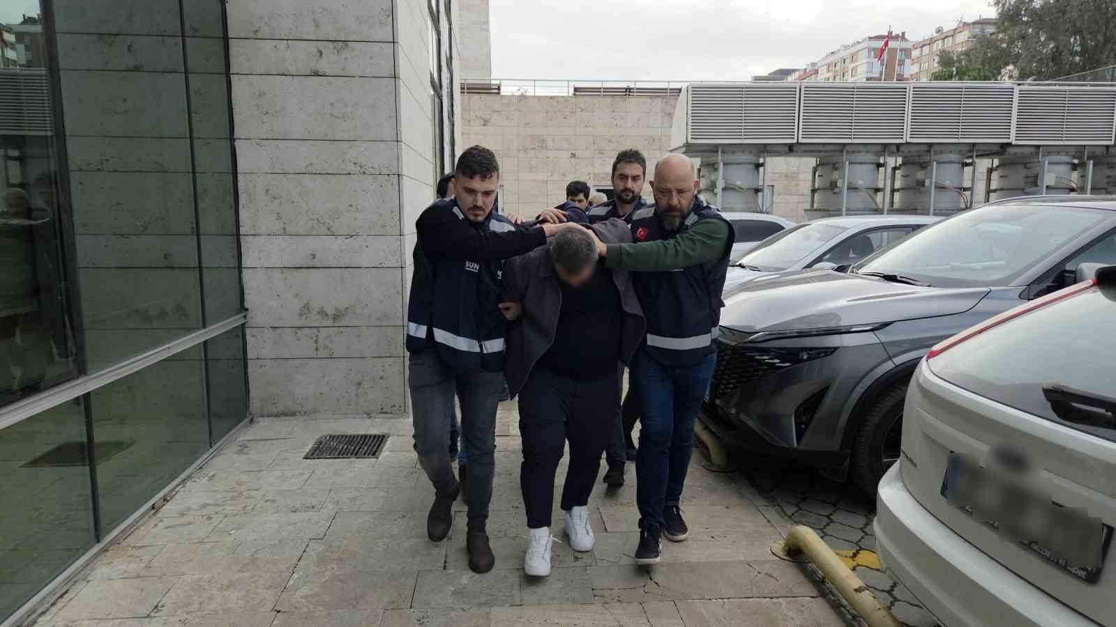 samsunda silahli tehdit ve zorla para alma iddiasi 4 supheli adliyede 3 4uqmZO2e