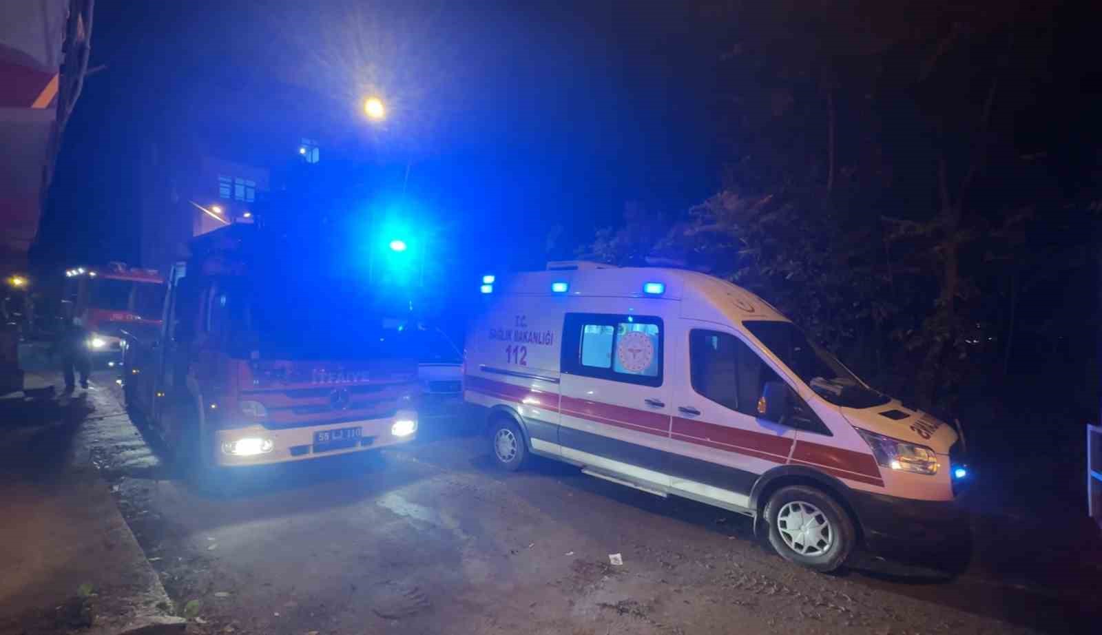 Samsun’da soba parladı: 2 kişi dumandan etkilendi, küçük kız kedisi için gözyaşı döktü 7 samsunda soba parladi 2 kisi dumandan etkilendi kucuk kiz kedisi icin gozyasi doktu 3 9vAEPcNJ