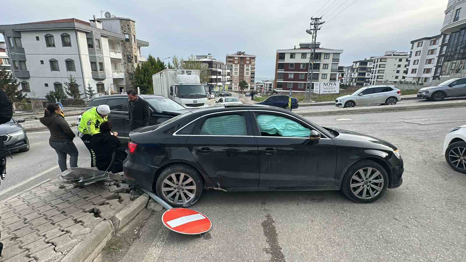 samsunda suv ile otomobil carpisti 1