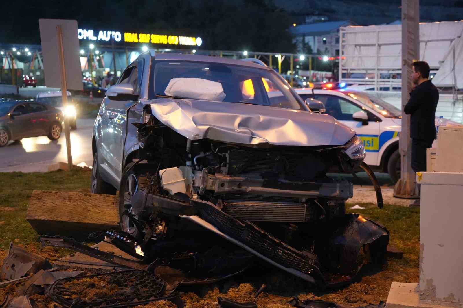 samsunda suv tipi araclar carpisti 2 yarali 0 SIA3DZC3