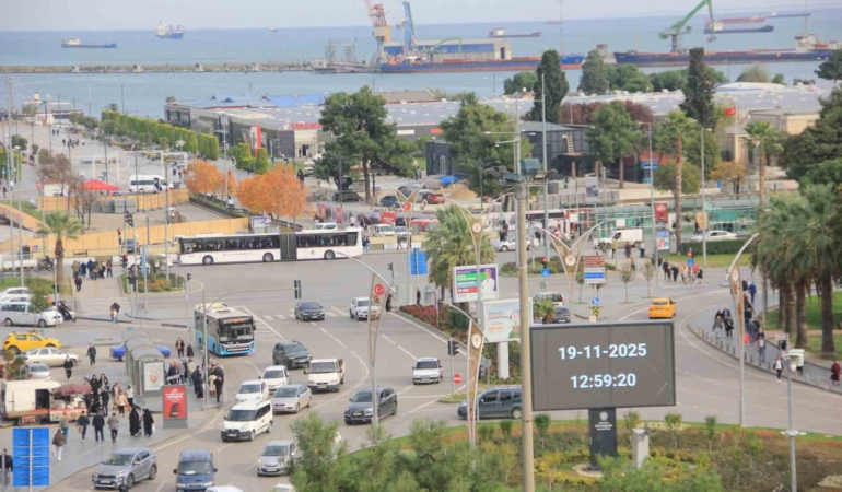 samsunda-tasit-sayisi-bir-yilda-40-bin-artti-LfQOzzLK.jpg