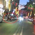 samsunda-taskinlik-yapan-alkollu-sahsi-tek-yumrukla-yere-serdi-o-anlar-kamerada-EWjKxTWh.jpg