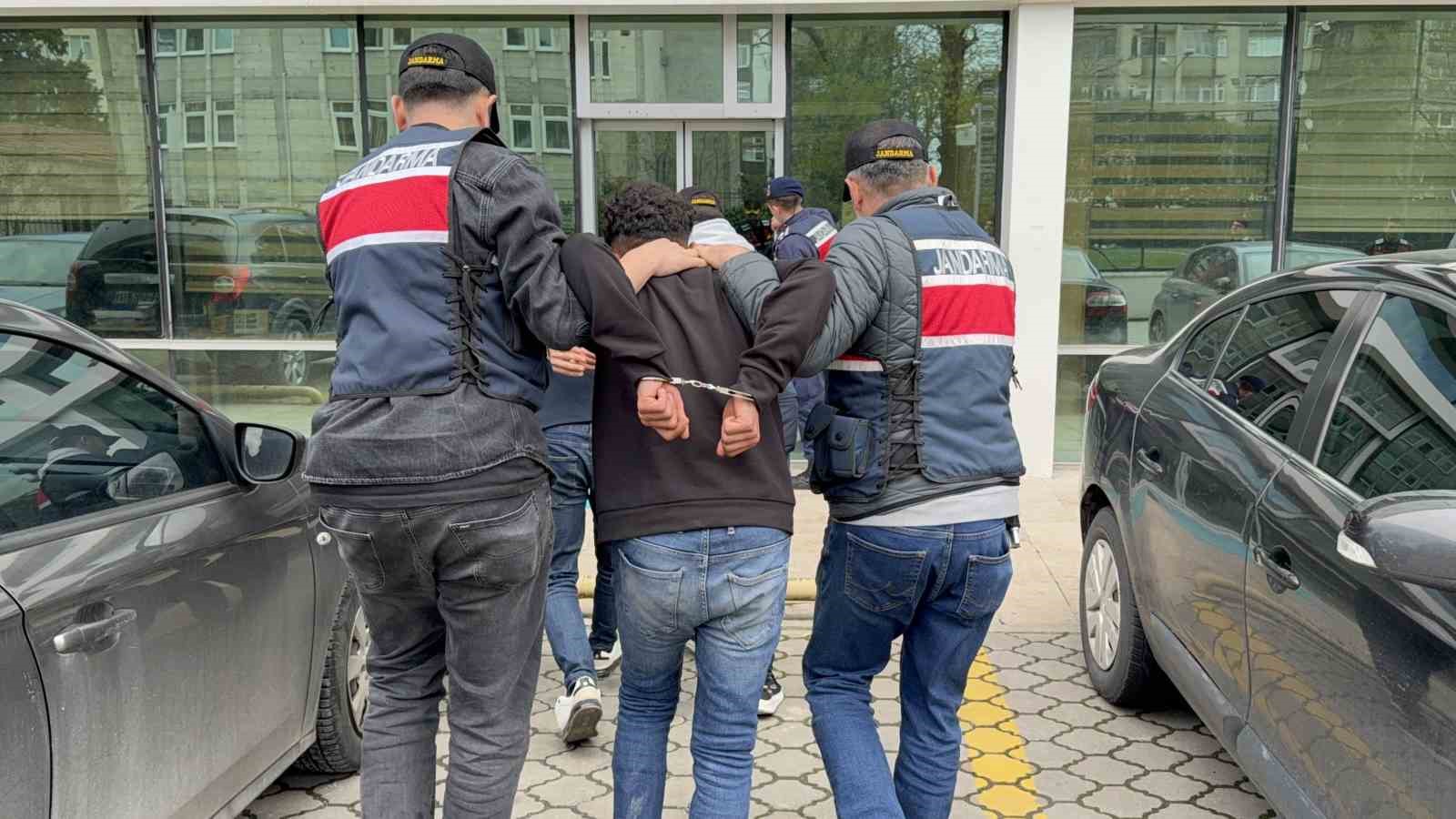 Samsun’da Tik Tok canlı yayınında terör propagandası yapan 2 inşaat işçisi adliyeye sevk edildi 6 samsunda tik tok canli yayininda teror propagandasi yapan 2 insaat iscisi adliyeye sevk edildi yucX5iAv