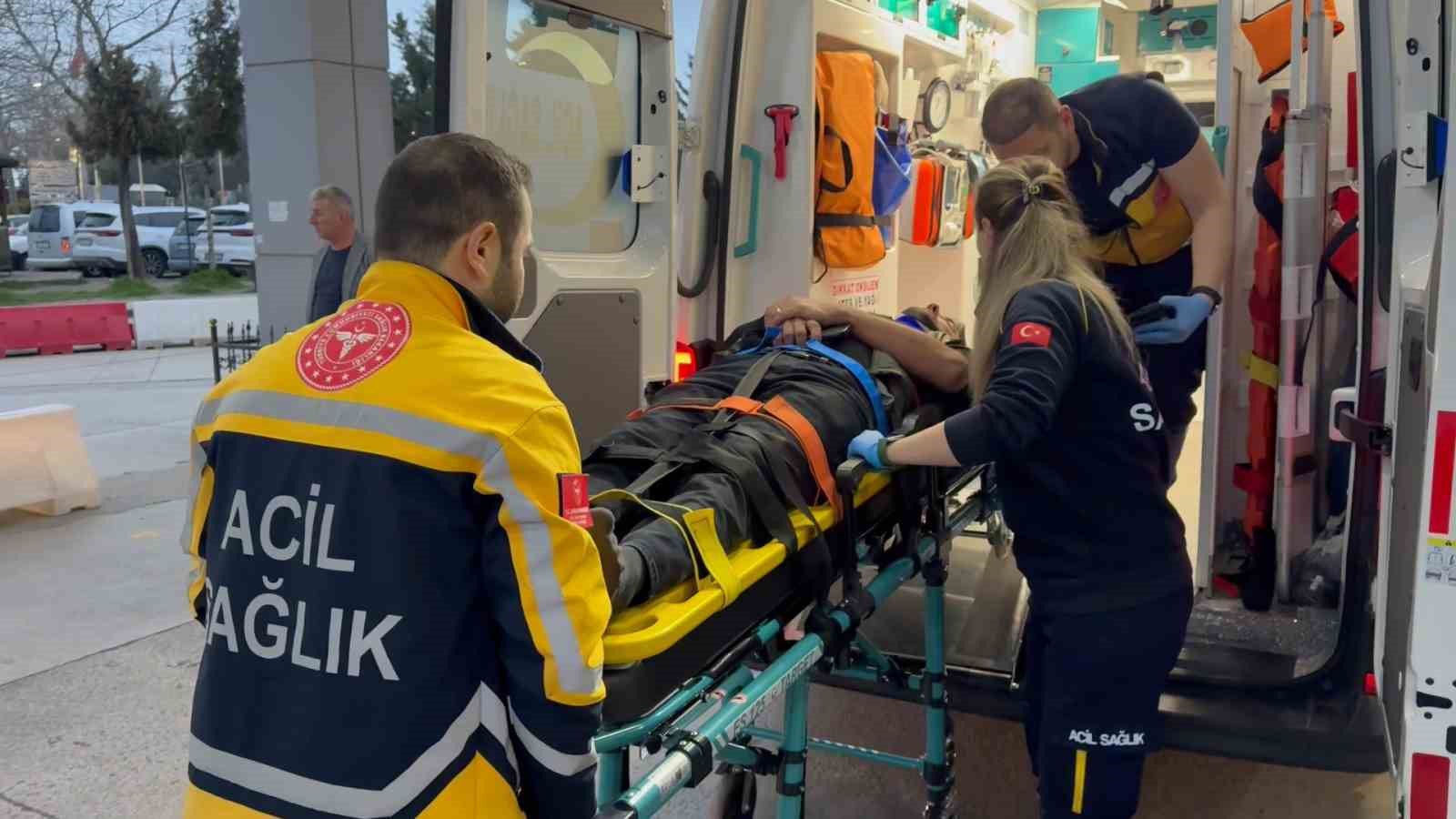 samsunda tir devrildi 1 yarali 1 OhNRTY2s