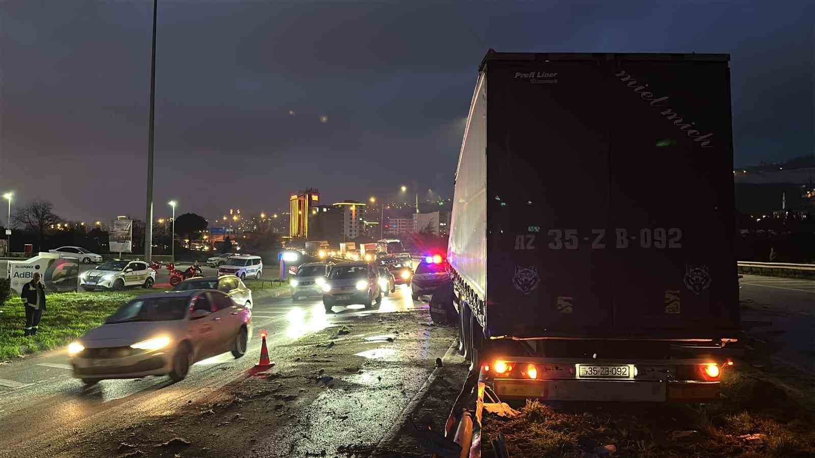 samsunda tir devrildi 1 yarali 4 6ZflOFWg