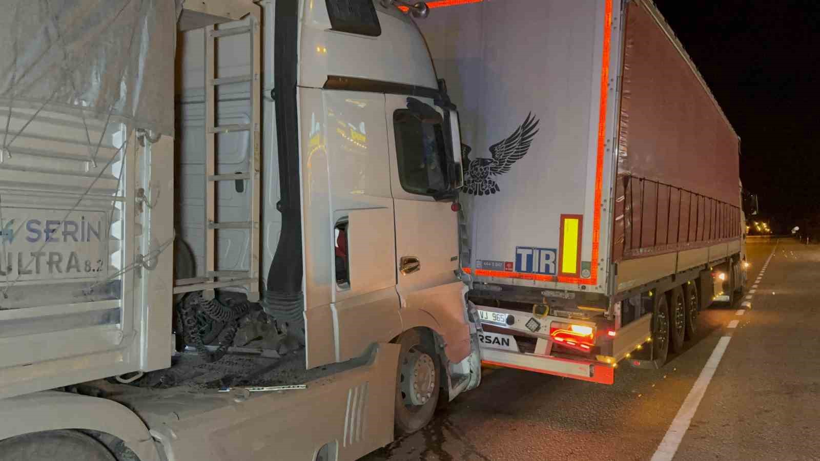 samsunda tirlar carpisti 1 yarali 2 VWMmgkQE