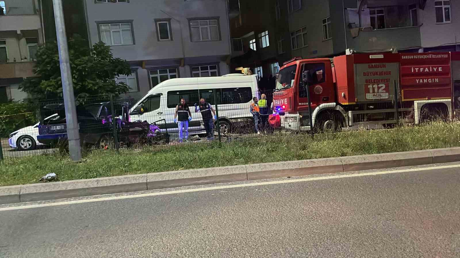 Samsun’da Tofaş araç park halindeki araçlara çarptı: 2’si ağır 3 yaralı 4 samsunda tofas arac park halindeki araclara carpti 2si agir 3 yarali 0 rAZHzrSs