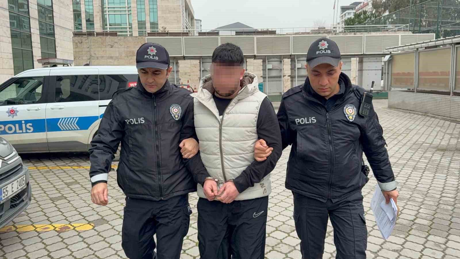 samsunda trabzonspor otobusunu taslayan 5 kisi adliyeye sevk edildi 2 JnsWhNIt