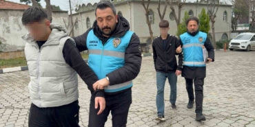 samsunda-trabzonspor-otobusunu-taslayan-5-kisi-adliyeye-sevk-edildi-7kJAi5aG.jpg