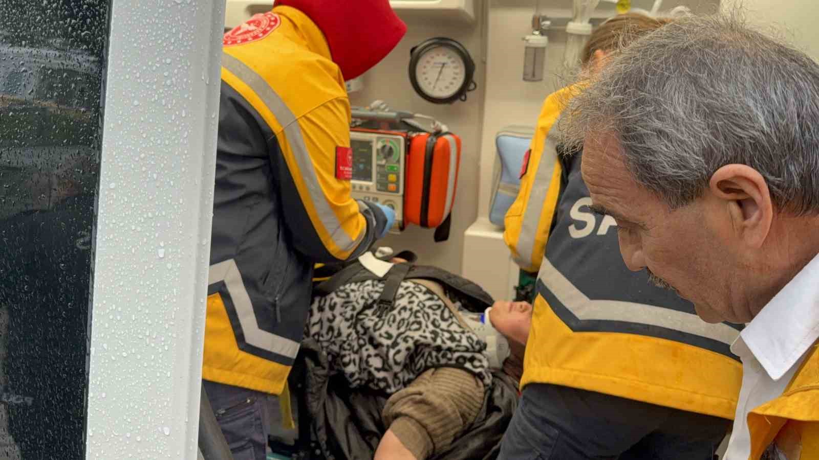 samsunda trafik kazasi 1 yarali 2 vfAkjSwC