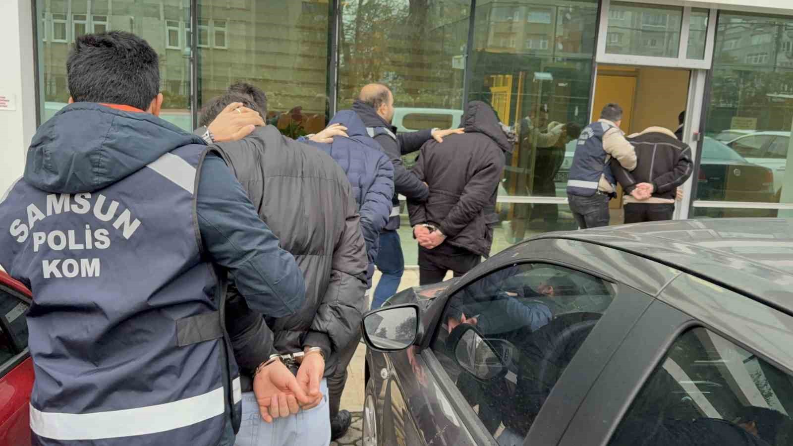 Samsun’da tütün kaçakçılığı operasyonunda 4 kişi adliyeye sevk edildi 9 samsunda tutun kacakciligi operasyonunda 4 kisi adliyeye sevk edildi 5 6ymSmmDU